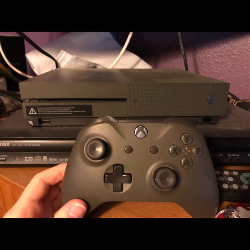 Xbox One S with COD AW